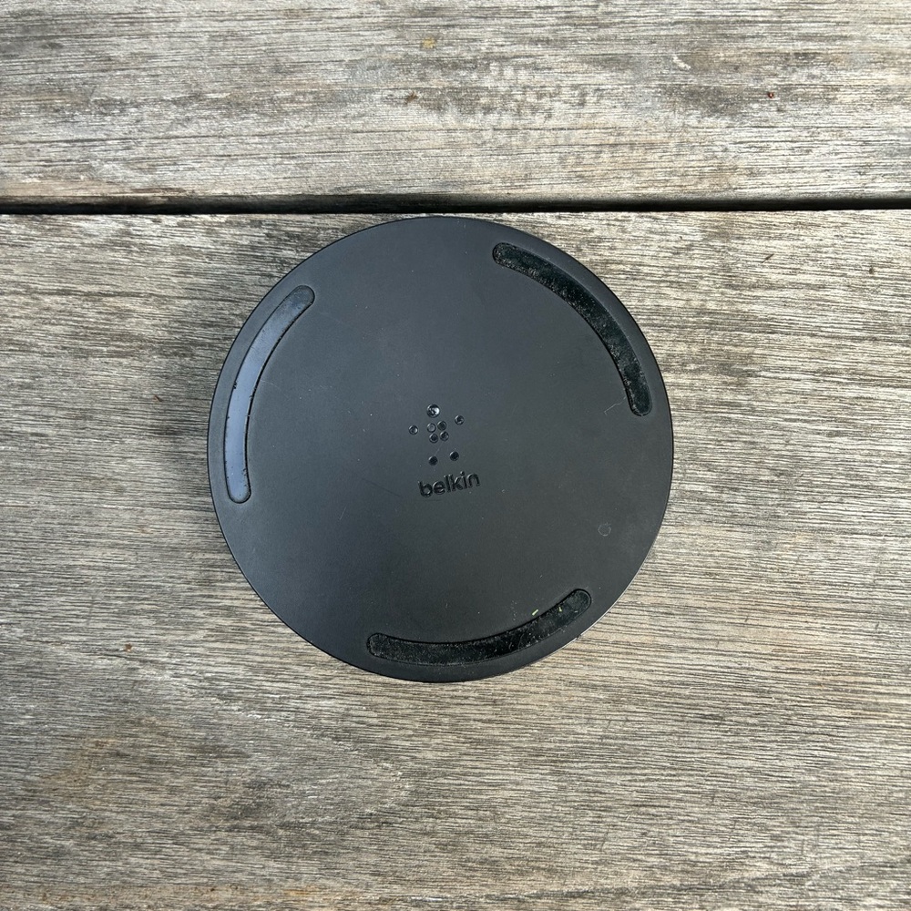 Belkin Matte Black Charging Disc